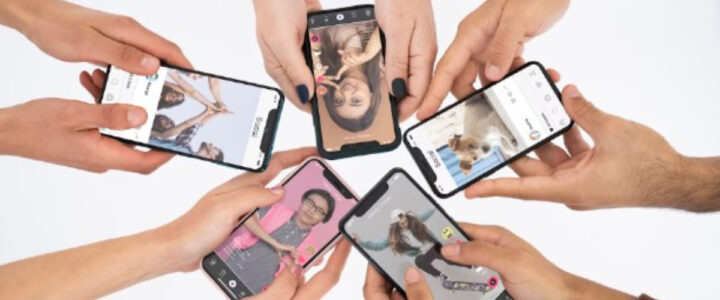 13 Dampak Sering Main Medsos
