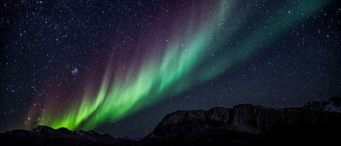 Astronot Tangkap Aurora Merah Muda Flamingo yang Sulit Dipahami