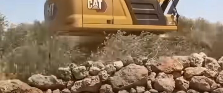 Dana Kekayaan Norwegia Jual Saham Caterpillar terkait Israel